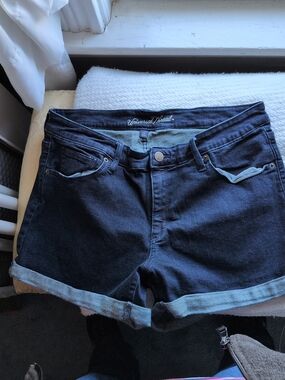 Universal Thread Dark Wash Blue Denim Mid rise Rolled Cuff Shorts SZ 14W
